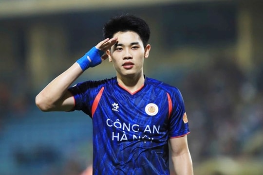 Đình Bắc bùng nổ với 8 bàn sau 6 trận: Hiện tượng săn bàn mới của V-League 2026
