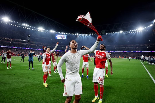 Arsenal vào chung kết Champions League nhờ hàng phòng ngự kỷ lục