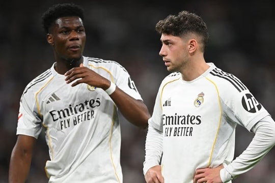 Aurelien Tchouameni ẩu đả với Valverde: Man Utd rộng cửa đón tiền vệ Real Madrid