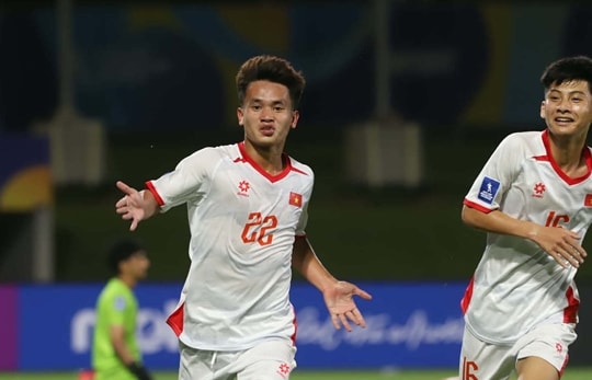 U17 Việt Nam thắng kịch tính 1-0 trước Yemen nhờ sự tỏa sáng của Quang Hưng