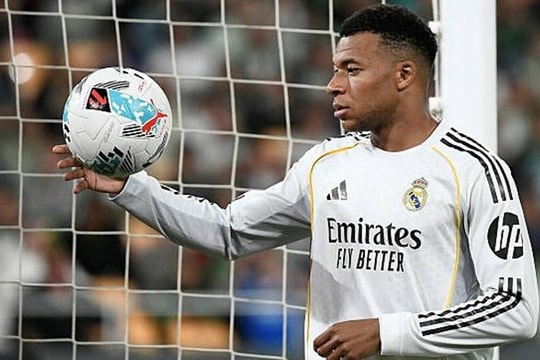 Liverpool đàm phán chiêu mộ Kylian Mbappe, Real Madrid dẫn đầu cuộc đua giành Mohamed Salah