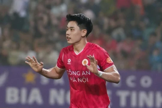 V-League vòng 22 vắng 10 trụ cột và khởi đầu kịch tính của U17 Việt Nam