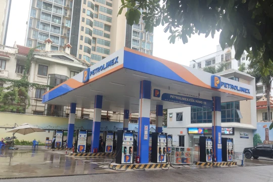 Giá xăng dầu hôm nay 9/5/2026: Bảng giá tại Petrolimex, PVOIL, Mipec, GIANGNAMPETROL
