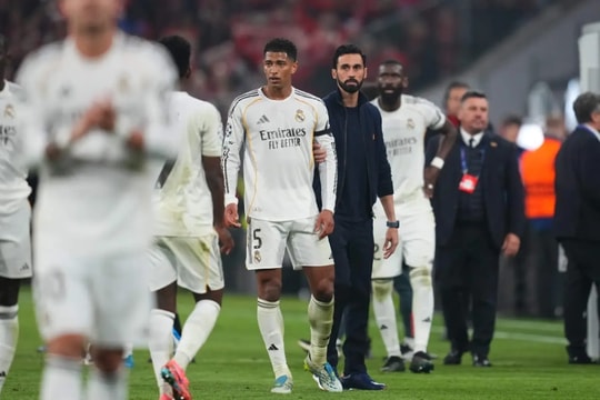 Real Madrid và bài toán tái thiết: Kỷ nguyên khô hạn danh hiệu chính thức bắt đầu