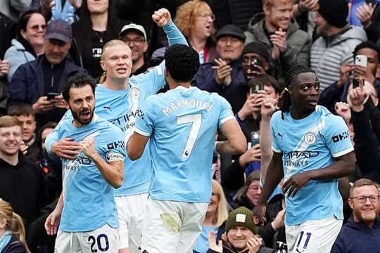 Man City thắng áp đảo Brentford 3-0: Doku và Haaland phả hơi nóng lên Arsenal