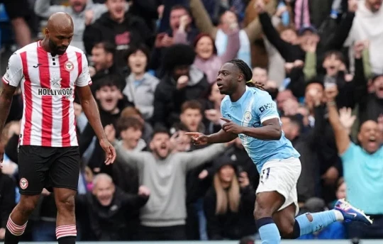 Jeremy Doku rực sáng giúp Man City thắng Brentford 3-0, áp sát ngôi đầu của Arsenal