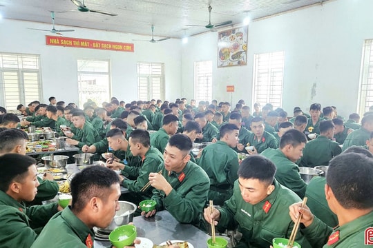 Những bữa ăn "chuẩn cơm mẹ nấu" ở Trung đoàn 841