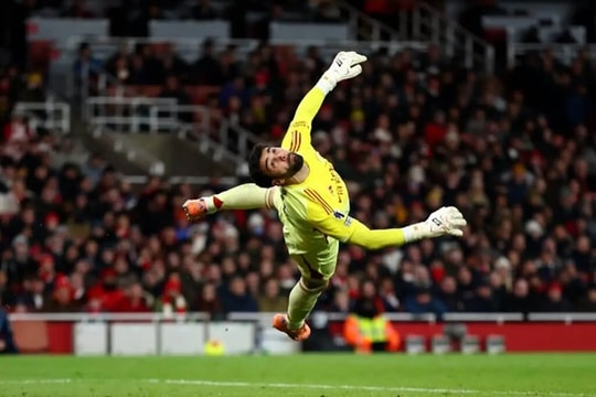 David Raya lập hat-trick Găng tay Vàng và 5 khoảnh khắc xuất thần cứu rỗi Arsenal