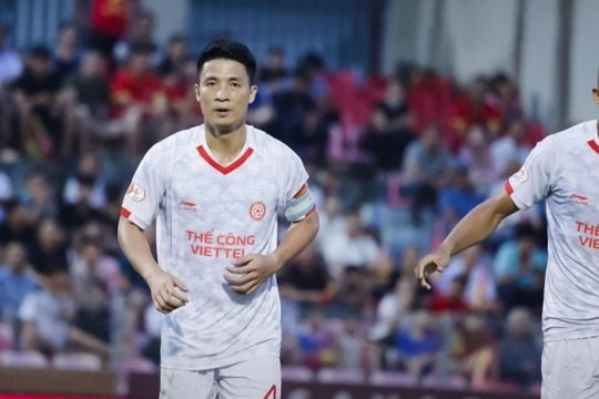 Bùi Tiến Dũng lập cú đúp giúp Thể Công Viettel bám đuổi ngôi đầu V-League khi vắng HLV Popov
