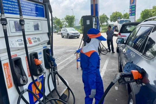 Giá xăng dầu hôm nay 13/5/2026: Bảng giá tại Petrolimex, PVOIL, Mipec, GIANGNAMPETROL