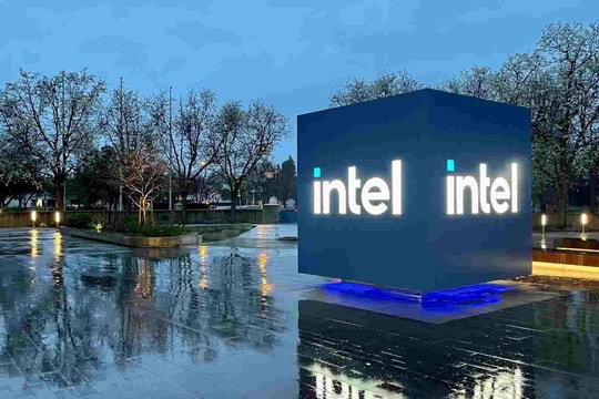 Intel và Apple ký kết thỏa thuận sản xuất chip: Bước ngoặt mới cho chuỗi cung ứng Mỹ