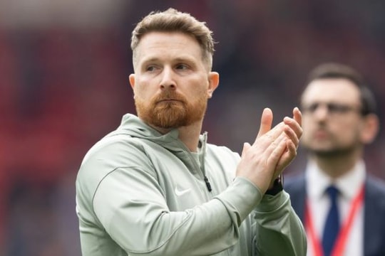 Chelsea áp dụng sơ đồ 3 trung vệ của Xabi Alonso tại chung kết FA Cup