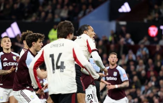 Liverpool thảm bại 2-4 trước Aston Villa: Cú đúp của Van Dijk và điểm sáng Rio Ngumoha