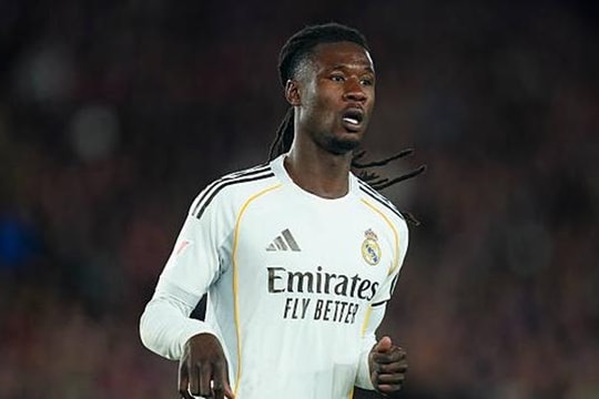 Tottenham săn chữ ký Eduardo Camavinga, Liverpool biến động nhân sự nơi khung gỗ