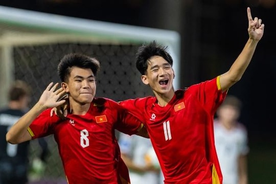 U17 Việt Nam quyết tâm hạ Australia tại tứ kết châu Á; Tiến Linh bỏ lỡ cơ hội khó tin