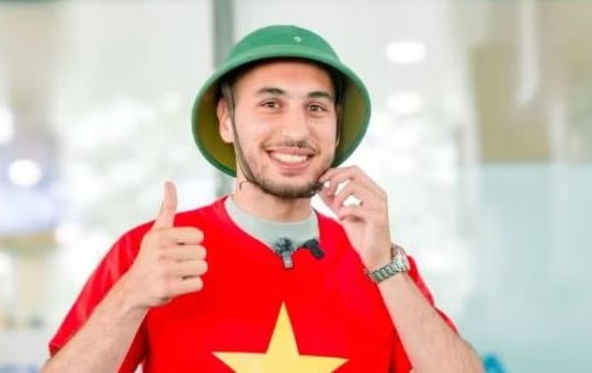 Trung vệ Việt kiều Pháp Julien Mouillon gia nhập CAHN, khao khát lên tuyển Việt Nam