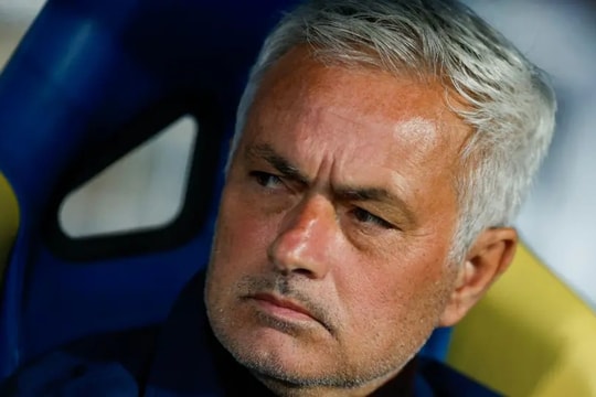 Jose Mourinho lập kỷ lục bất bại tại Benfica nhưng cay đắng trắng tay
