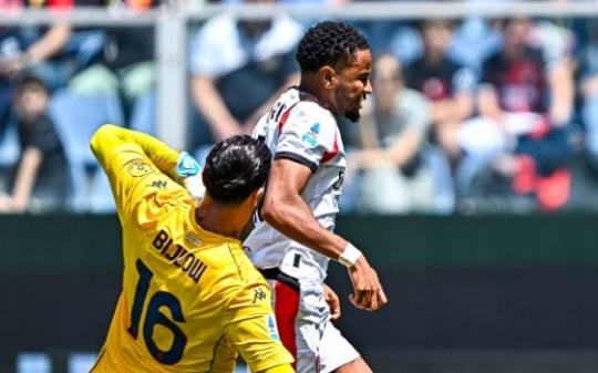 Milan thắng sát nút Genoa: Nkunku và Athekame mở toang cánh cửa Champions League