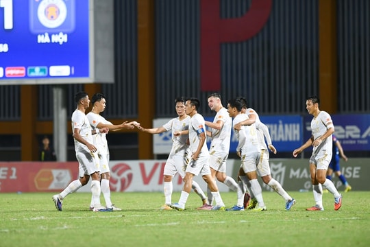Hà Nội FC đè bẹp PVF-CAND 4-0: Khẳng định bản lĩnh trong cơn mưa tầm tã