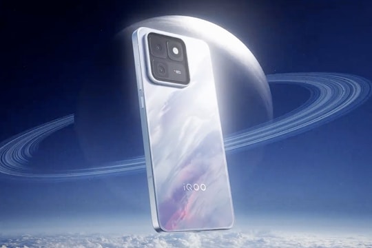 Giải mã iQOO 15T: Flagship sở hữu pin 8,000mAh siêu mỏng cùng camera 200MP và chip Dimensity 9500