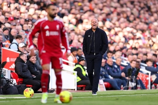Mâu thuẫn Arne Slot và Mohamed Salah: Liverpool đứng trước nguy cơ mất kiểm soát phòng thay đồ