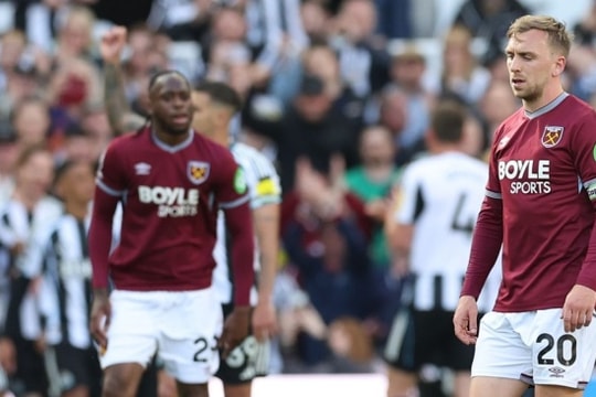 Newcastle đánh bại West Ham 3-1: "The Hammers" chạm tay vào tấm vé xuống hạng