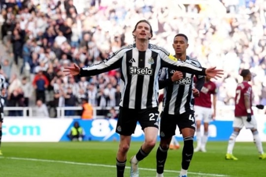 West Ham bên bờ vực xuống hạng sau thảm bại 1-3 trước Newcastle