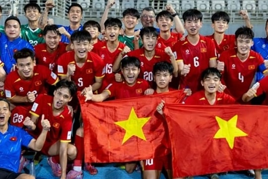 U17 Việt Nam giành vé World Cup và Công Phượng lập siêu phẩm giúp Đồng Nai thăng hạng