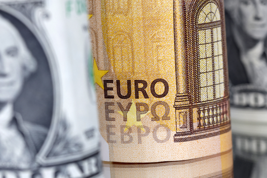 Dự báo đồng Euro tăng mạnh lên 1,23 USD nhờ làn sóng phòng hộ tỷ giá 214 tỷ USD