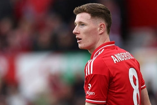 Man United và thời cơ vàng chiêu mộ Elliot Anderson khi Pep Guardiola rời Man City