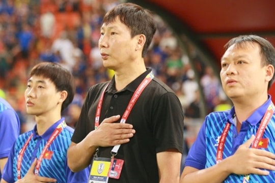 HLV Kim Sang-sik và bài toán lịch thi đấu: Chọn AFF Cup hay sân chơi triệu đô FIFA ASEAN Cup?