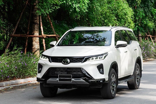 Toyota Fortuner 2026: Cập nhật giá lăn bánh và thông số kỹ thuật chi tiết