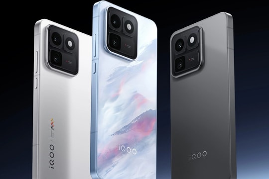 iQOO 15T ra mắt: Sức mạnh từ chip Dimensity 9500 và pin 8000mAh liệu có làm nên chuyện?