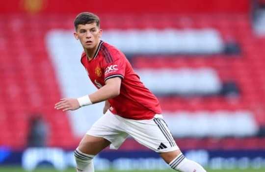MU đấu Brighton: Michael Carrick sẵn sàng trình làng 6 tài năng sáng giá từ Carrington
