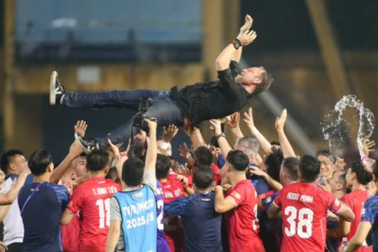 CAHN vô địch V.League sớm 3 vòng: Kỷ lục điểm số và tham vọng vươn tầm châu Á
