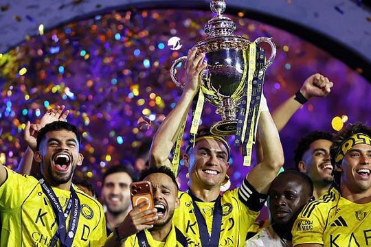Cristiano Ronaldo vô địch Saudi Pro League: Kỷ lục vĩ đại và nỗi niềm Sporting Lisbon