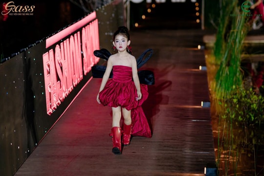 Từ lớp học đến sàn catwalk: Hành trình của mẫu nhí