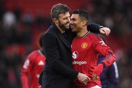 Man Utd ký hợp đồng với HLV Carrick đến năm 2028