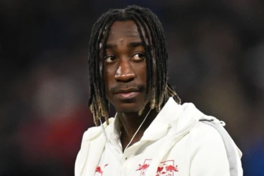 Liverpool và Real Madrid khuấy đảo thị trường chuyển nhượng với các thương vụ trăm triệu euro