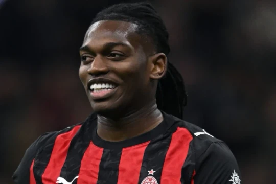MU dẫn đầu cuộc đua giành Rafael Leao, Chelsea muốn tái hợp Thiago Silva