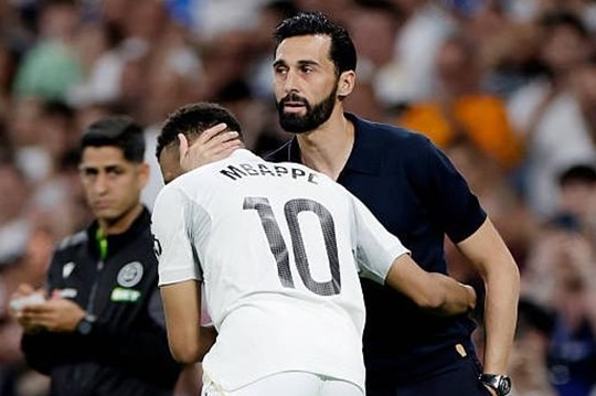 Alvaro Arbeloa và lời chia tay lặng lẽ tại Real Madrid sau chiến thắng 4-2