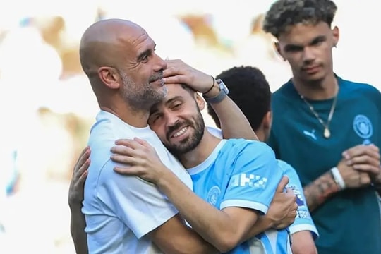 Pep Guardiola và dàn công thần đẫm nước mắt trong ngày chia tay sân Etihad