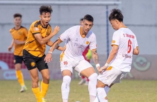 Cơn ác mộng play-off bủa vây HAGL sau vòng 24 V-League 2025-2026