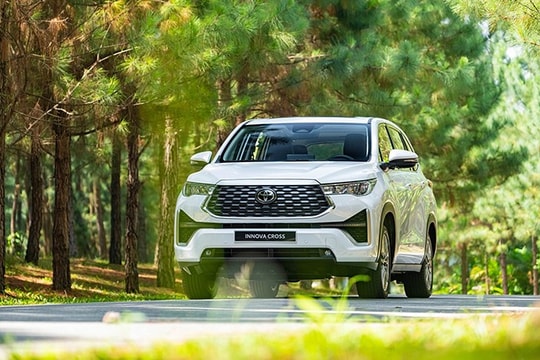 Toyota Innova Cross 2026: Chi tiết giá lăn bánh và thông số kỹ thuật mới nhất