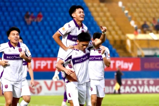Kịch bản nghẹt thở cuộc đua trụ hạng V-League: 5 đội bóng trước lằn ranh tử thần