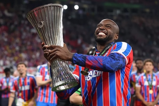 Jean-Philippe Mateta tỏa sáng giúp Crystal Palace vô địch UEFA Conference League