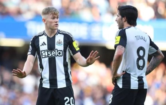 Manchester United chịu tác động dây chuyền từ thương vụ Anthony Gordon gia nhập Barcelona