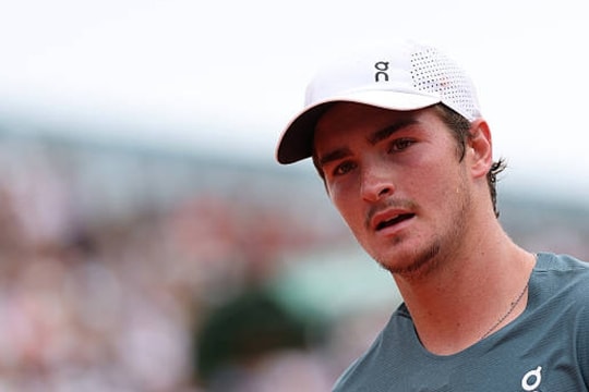 Joao Fonseca ngược dòng kịch tính tại Roland Garros, thiết lập cuộc đối đầu Novak Djokovic