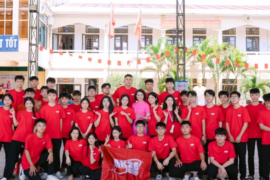 Lễ trưởng thành tuổi 18: Tri ân và lưu luyến