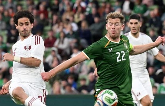 Ireland thắng nhọc nhằn Qatar trong ngày Nathan Collins lập công và thẻ đỏ kép